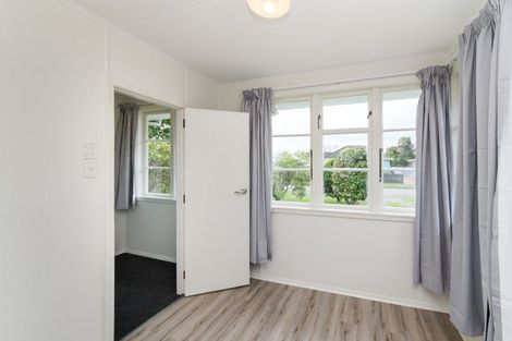 Photo of property in 33 Crewe Crescent, Hokowhitu, Palmerston North, 4410