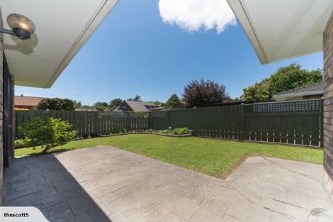 Photo of property in 2 Gregory Close, Palmerston North, 4414