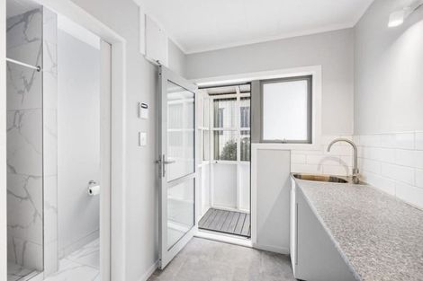 Photo of property in 7a Litchfield Place, Clarks Beach, 2122