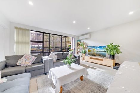 Photo of property in 9/15 Wyllie Road, Papatoetoe, Auckland, 2025