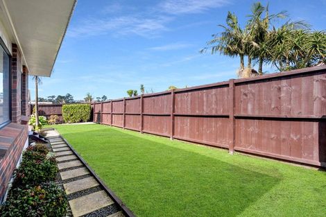 Photo of property in 1/4 Spring Grove, Henderson, Auckland, 0612