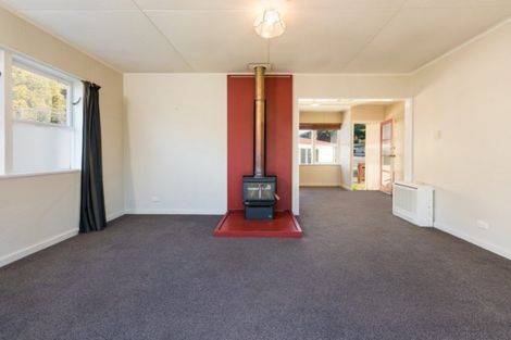 Photo of property in 48 Wairau Road, Picton, 7220