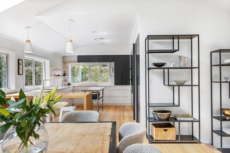 Photo of property in 21 Churchouse Road, Greenhithe, Auckland, 0632