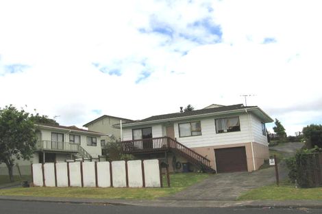Photo of property in 2/123 Lynn Road, Bayview, Auckland, 0629