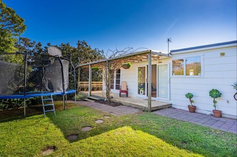 Photo of property in 17 Kaka Road, Raumati Beach, Paraparaumu, 5032