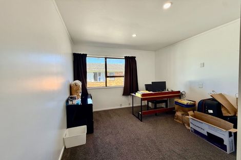 Photo of property in 2/1 Parker Avenue, New Lynn, Auckland, 0600