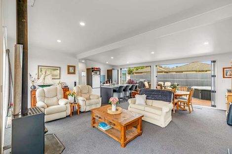 Photo of property in 24 Omana Avenue, Shelly Beach, Helensville, 0874