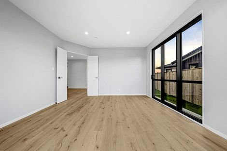 Photo of property in 5 Paihere Street, Huapai, Kumeu, 0810