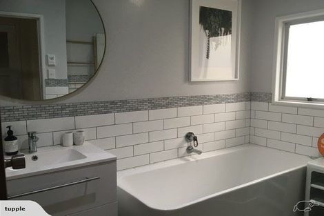 Photo of property in 14 Eruini Street, Waikanae Beach, Waikanae, 5036