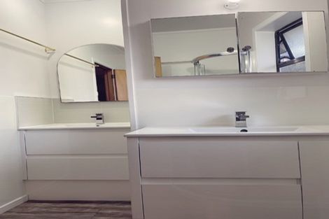 Photo of property in 2/104 Forrest Hill Road, Forrest Hill, Auckland, 0620