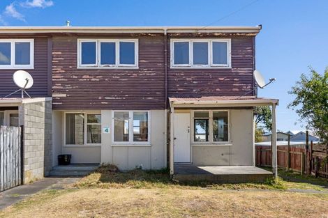 Photo of property in 4 Matipo Street, Castlecliff, Wanganui, 4501