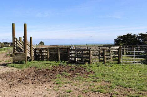 Photo of property in 888a Otaraoa Road, Tikorangi, Waitara, 4383