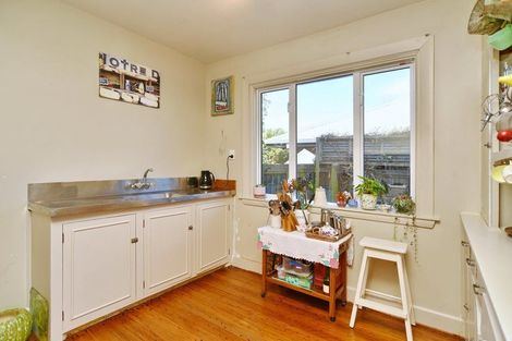 Photo of property in 113 Hawford Road, Opawa, Christchurch, 8023