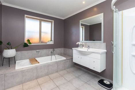 Photo of property in 16 Teagarden Close, Mairehau, Christchurch, 8052