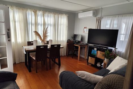 Photo of property in 20 The Esplanade, Eastern Beach, Auckland, 2012