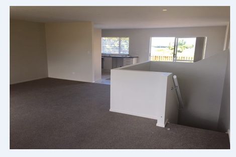 Photo of property in 165 Keri Vista Rise, Papakura, 2110