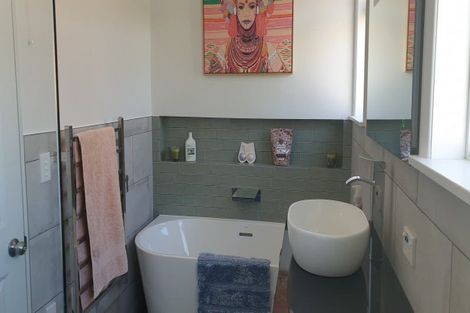 Photo of property in 14 Mana Esplanade, Paremata, Porirua, 5026