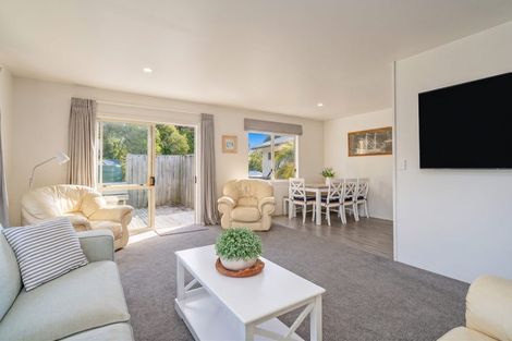 Photo of property in 17 Martin Place, Cooks Beach, Whitianga, 3591