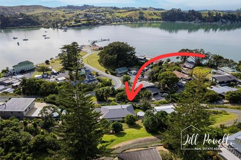 Photo of property in 2 Cliff Street, Pahi, Paparoa, 0571