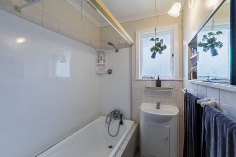 Photo of property in 243 State Highway 2, Clive, 4102