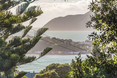 Photo of property in 38 View Road, Titahi Bay, Porirua, 5022