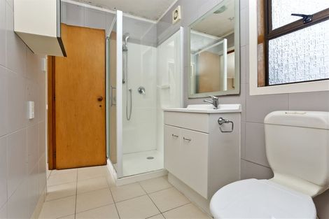 Photo of property in 15 Westwell Road, Belmont, Auckland, 0622