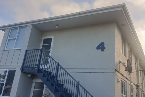 Photo of property in 4/127 Queens Drive, Lyall Bay, Wellington, 6022