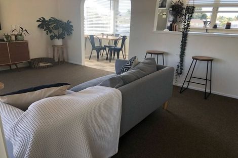 Photo of property in 24 Normandy Place, Henderson, Auckland, 0610