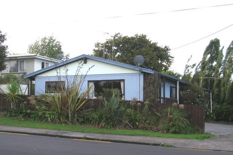 Photo of property in 134 Triangle Road, Massey, Auckland, 0614