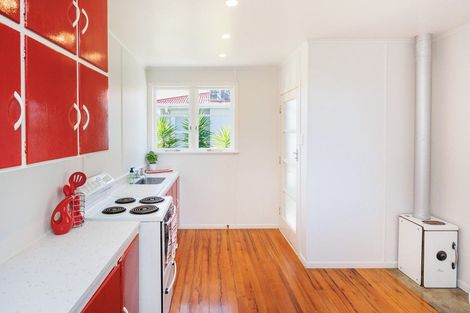 Photo of property in 18 Anakiwa Street, Kelvin Grove, Palmerston North, 4414