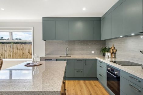 Photo of property in 9 Kukupa Lane, Long Bay, Auckland, 0630