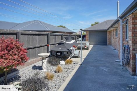 Photo of property in 10 Tawa Place, Parklands, Christchurch, 8083