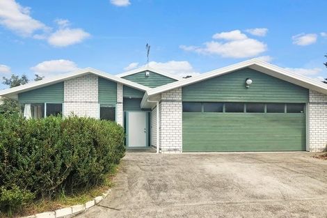 Photo of property in 3 Khaleel Place, Henderson, Auckland, 0612