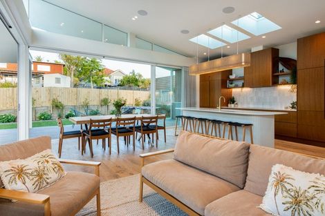 Photo of property in 5 Seaton Road, Murrays Bay, Auckland, 0630