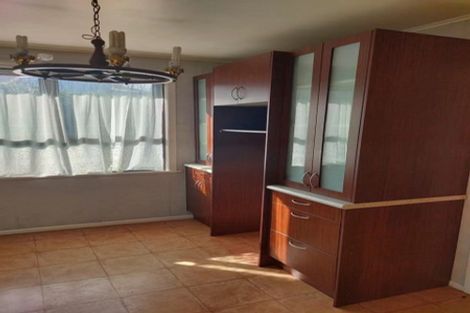 Photo of property in 72 Sylvan Crescent, Te Atatu South, Auckland, 0610