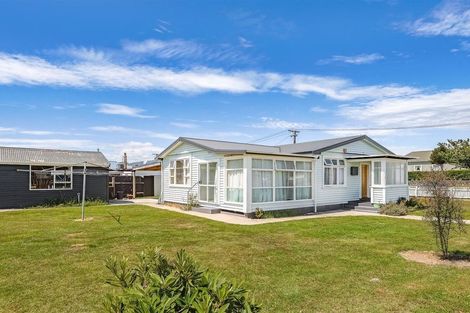 Photo of property in 3 Queen Street, Westport, 7825