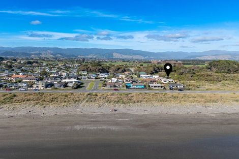 Photo of property in 8 Scott Avenue, Otaki Beach, Otaki, 5512