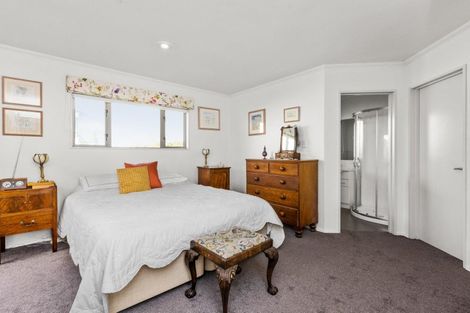 Photo of property in 4 Amner Place, Bluff Hill, Napier, 4110