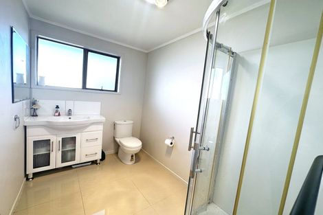Photo of property in 18 Funnell Place, Manurewa, Auckland, 2102