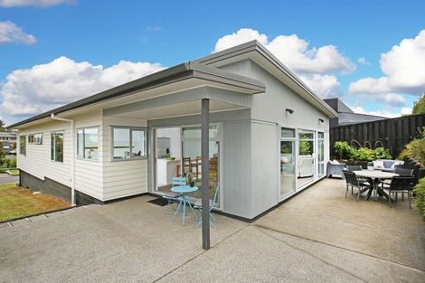 Photo of property in 8 Stockyard Crescent, Pukekohe, 2120