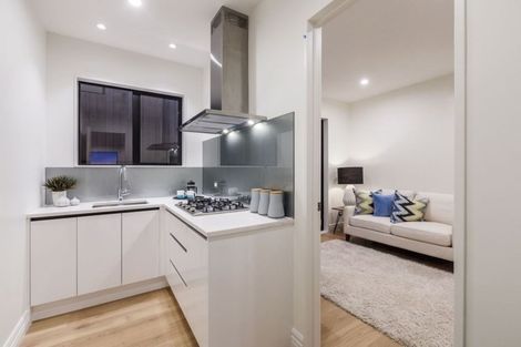 Photo of property in 42 Fernhill Way, Oteha, Auckland, 0632