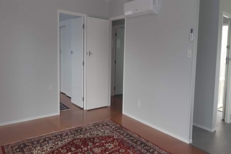 Photo of property in 1/31 Marcel Place, Glenfield, Auckland, 0629