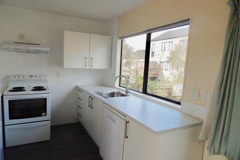 Photo of property in Lynn Park Terrace, 13/12 Ambrico Place, New Lynn, Auckland, 0600