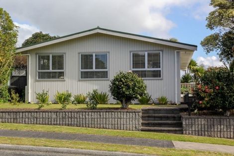 Photo of property in 12 Montana Place, Merrilands, New Plymouth, 4312