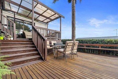 Photo of property in 16 Hawke Place, Pukekohe, 2120