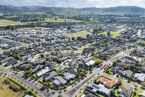 Photo of property in 27 Norfolk Drive, Cambridge, 3434