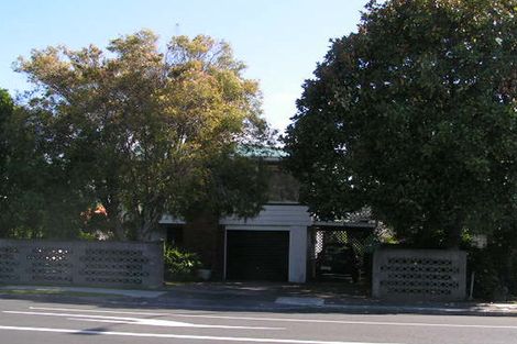 Photo of property in 2/110 Forrest Hill Road, Forrest Hill, Auckland, 0620