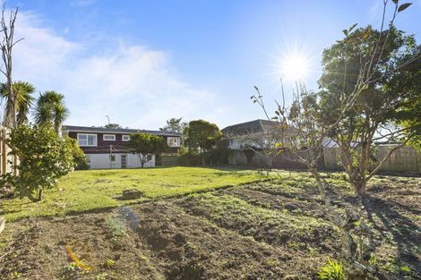 Photo of property in 4257 Great North Road, Glendene, Auckland, 0602