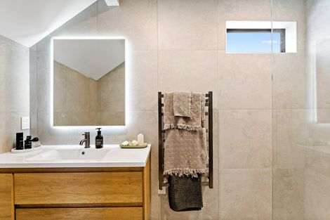 Photo of property in 6a Saint Jerome Avenue, Te Atatu Peninsula, Auckland, 0610