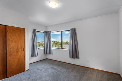 Photo of property in 176 Sturges Road, Henderson, Auckland, 0612
